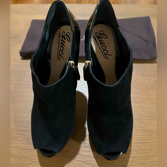 GUCCI Scamosciato Nero Suede Open Toe Booties - Picture 3 of 7